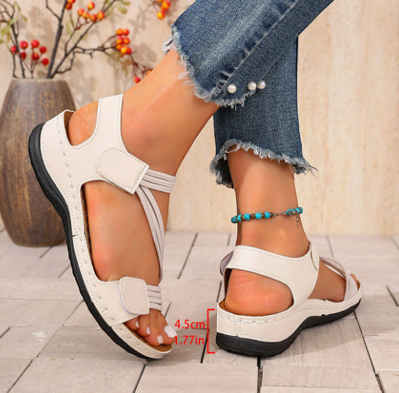 ZOFIA ATELIER off-white PU beach sandals with Velcro closure and round toe. Comfortable and elegant for summer.