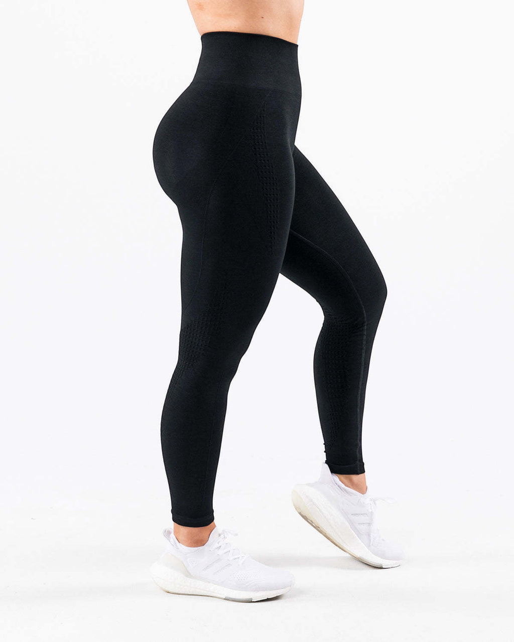 ZOFIA ATELIER black seamless jacquard yoga pants with a high waist and body-shaping features.