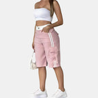 ZOFIA ATELIER calças cargo curtas rosa de cintura subida em poliéster com riscas brancas laterais e bolsos.