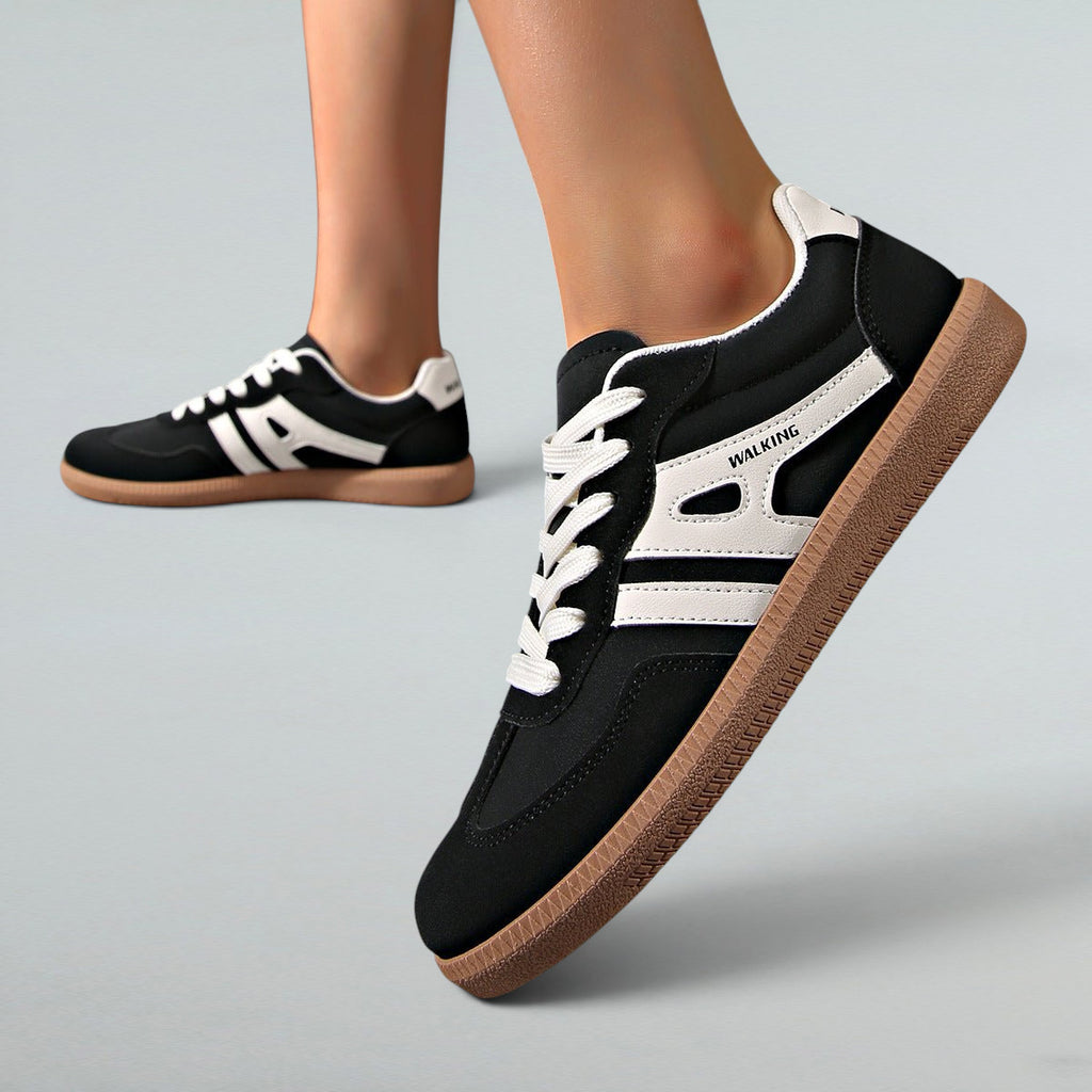 ZOFIA ATELIER GABRIELA retro lace-up shoes in black synthetic leather with white accents and a gum sole.