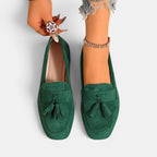 ZOFIA ATELIER green suede slip-on loafers with tassels and square toe. Low heel, flat sole.