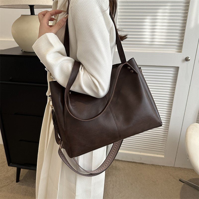 ZOFIA ATELIER Ilona Retro Tote Bag in dark brown PU leather with a patterned strap. Versatile and elegant.