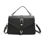 ZOFIA ATELIER Patrycja messenger bag em pele PU preta com fecho de fivela dourada e alça de ombro ajustável. Elegante e moderna.