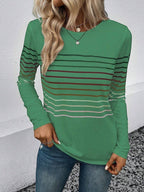 ZOFIA ATELIER pullover verde com riscas finas em tons de castanho, rosa e verde. Gola redonda, mangas compridas.