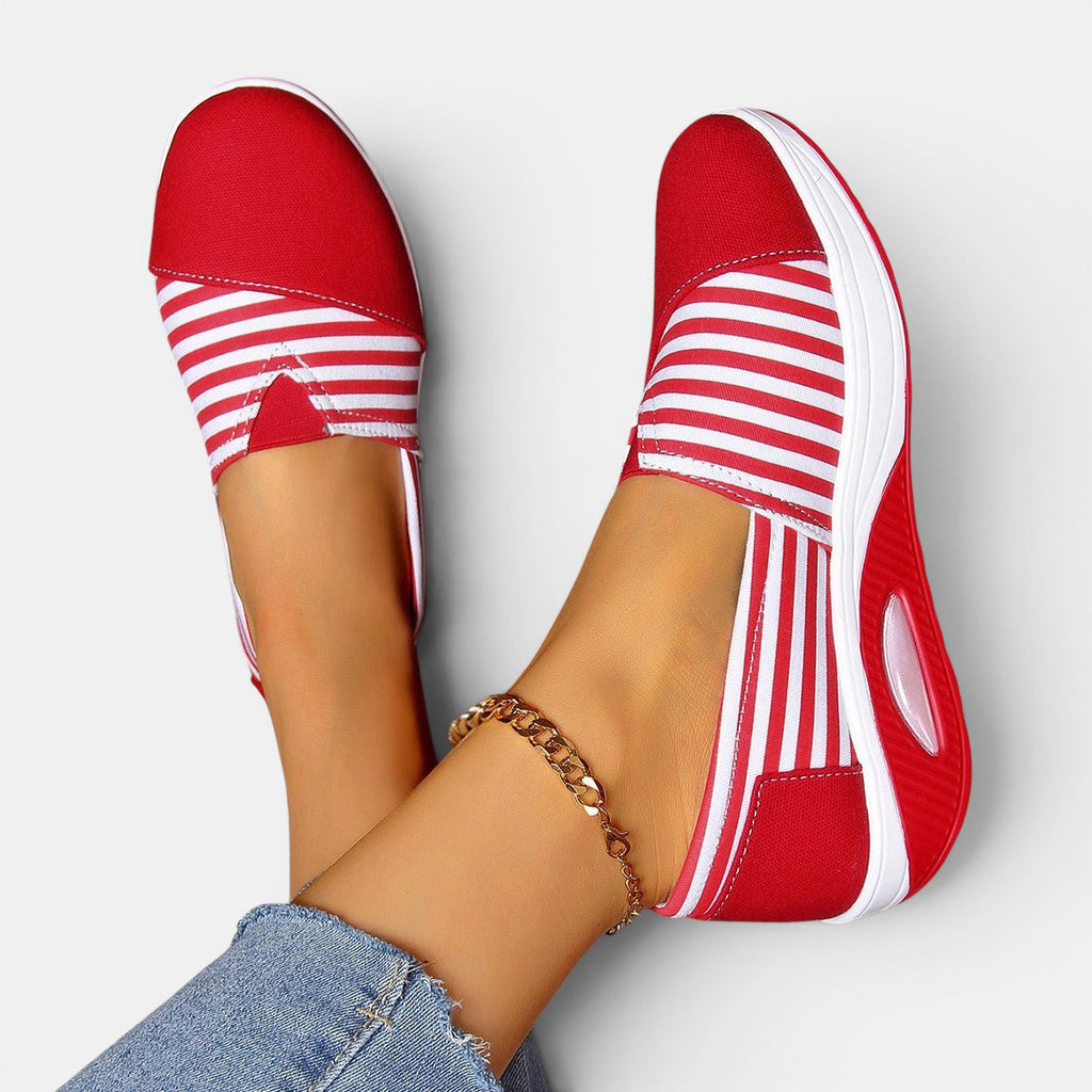 ZOFIA ATELIER red and white striped canvas slip-on shoes with a shallow mouth and cloth lining.